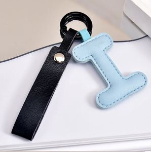 Porte-clés Alphabet 26 Lettres en Cuir PU, Breloque de Sac Initiale, Pendentif Personnalisé en Anglais pour Clés - Product Image 5