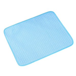 Tapis rafraîchissant pour animaux de compagnie OEM, auto-refroidissant, en soie glacée, respirant, durable, lavable, léger et portable pour l'été - Product Image 5