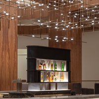 Barre lumineuse LED blanche neutre de qualité supérieure, luminaires suspendus à haute luminosité pour restaurants haut de gamme, lustre en métal et verre personnalisé