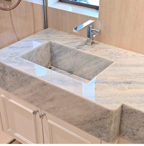 Meuble de salle de bain en bois massif peint avec lavabo sous plan en pierre naturelle de luxe bleu cristal - Product Image 6
