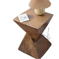 Table basse moderne en bois durable avec plateau géométrique tridimensionnel et cadre en marbre, meubles de salon, salle à manger