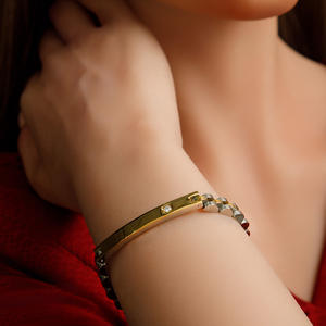 Bracciale YF8120 da <span class=keywords><strong>Donna</strong></span> in Acciaio Inossidabile con Zirconi, Larghezza 6MM, Placcato Oro 18k, Impermeabile, Ideale come Regalo - Product Image 1