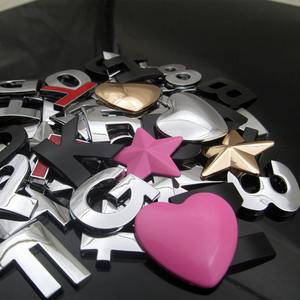 Directo <span class=keywords><strong>del</strong></span> Fabricante: Letras Metálicas de Aleación de Zinc Sólido, Calcomanías 3D para Autos con Letras Inglesas, Emblemas y Números para Autos - Product Image 1