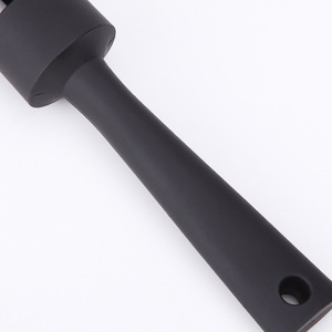 Cepillo para el cabello con cerdas de nailon suaves, forma de paleta, herramienta negra para el cuidado del cabello en salón - Product Image 4
