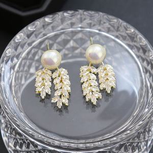 Pendientes de Botón de Alta Gama de Moda Francesa al por Mayor, Elegantes Pendientes de Mujer con Diseño de Espiga de Trigo de Circonio Nuevo, Aguja de Plata, Chapado en Oro sobre Cobre - Product Image 2