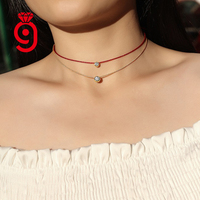 Collier chic et léger en argent S925 plaqué or avec moissanite ronde sertie clos, double couche de cordon rouge, idéal pour le quotidien