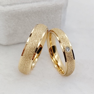 Diseñador esmerilado 24K chapado en oro amante alianza <span class=keywords><strong>Alianzas</strong></span> <span class=keywords><strong>de</strong></span> Boda 316L Acero inoxidable joyería nupcial pareja anillos <span class=keywords><strong>para</strong></span> hombres <span class=keywords><strong>y</strong></span> mujeres - Product Image 2