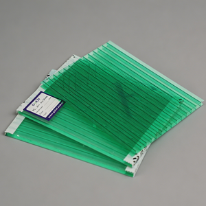 Plaque de <span class=keywords><strong>polycarbonate</strong></span> <span class=keywords><strong>alvéolaire</strong></span> transparente anti-UV 6mm 8mm 10mm 12mm pour toiture, serre et panneaux solaires, découpe sur mesure - Product Image 3