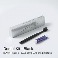 Coffret d'articles de toilette d'hôtel en feuille d'argent, comprenant un flacon ambré, une brosse à dents, un kit de rasage, un peigne de toilette, des fournitures de salle de bain pour invités, emballage personnalisable