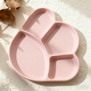 Usine de haute qualité en gros bébé alimentation ronde en forme d'aspiration <span class=keywords><strong>Silicone</strong></span> assiette tasse bavoir cuillère sucette bébé alimentation ensemble - Product Image 4