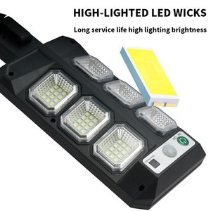 Lámpara Solar LED para Exteriores, Farola Solar Integrada con Sensor de Movimiento, Control Remoto a Prueba de Agua, Modelo LY de 5W - Product Image 3