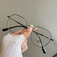 Montures de lunettes optiques anti-lumière bleue ultralégères de designer 2026 – Lunettes d'ordinateur carrées en métal avec protection oculaire