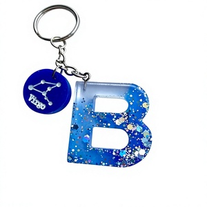 Llavero de Resina Hecho a Mano con Diseño de Letra Personalizada, Elegante Adorno para Bolsa y Llavero, Regalo para Amigos - Product Image 4