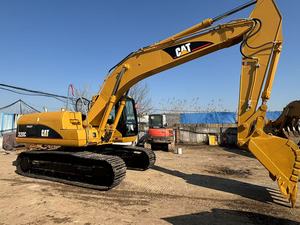 รถขุด CAT 320C สีเหลือง ติดตั้งบนแทร็ก อุปกรณ์ก่อสร้าง ขับเคลื่อนด้วยเครื่องยนต์ น้ำหนัก 20000 กก. ใช้งาน 0-2000 ชั่วโมง - Product Image 2