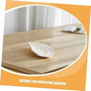 Assiette en céramique blanche en forme de coquille d'huître, fabriquée à la main, pour la restauration, plats de fruits de mer, salades, sashimis - Product Image 5