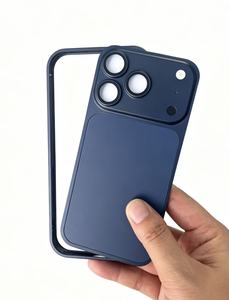 Coque de mise à niveau instantanée en métal pour iPhone 16 15, transformant votre ancien modèle en look iPhone 18 Pro Max avec dos magnétique interchangeable – Vente en gros - Product Image 2