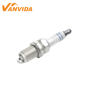 Bougie d'allumage OE 7700500155 7700274154 7700500180 7700856910 701414139 8200307688 pour RENAULT 19 CLIO ESPACE KANGOO <span class=keywords><strong>LAGUNA</strong></span> MEGANE - Product Image 1