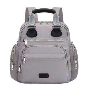 Mochila Pañalera Pequeña con 13 Bolsillos, Puerto de Carga USB, Bolsa Impermeable, 3 Bolsillos Térmicos y Correas para Cochecito - Product Image 3