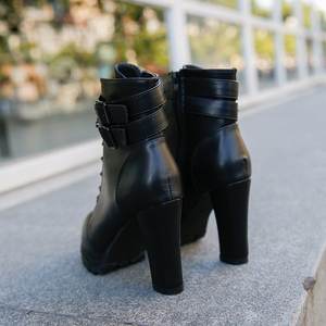 Bottines à talon épais à bout rond pour femmes, chaussures à cheville, de tous les jours PU, couleur unie, <span class=keywords><strong>noir</strong></span> et rouge, nouvelle collection - Product Image 5