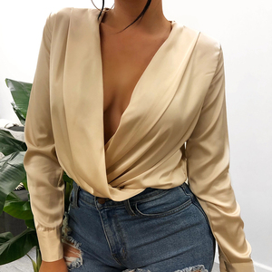 Encuentre el mejor fabricante de bajo faldas y blusas y bajo faldas y blusas  para el mercado de hablantes de spanish en alibaba.com