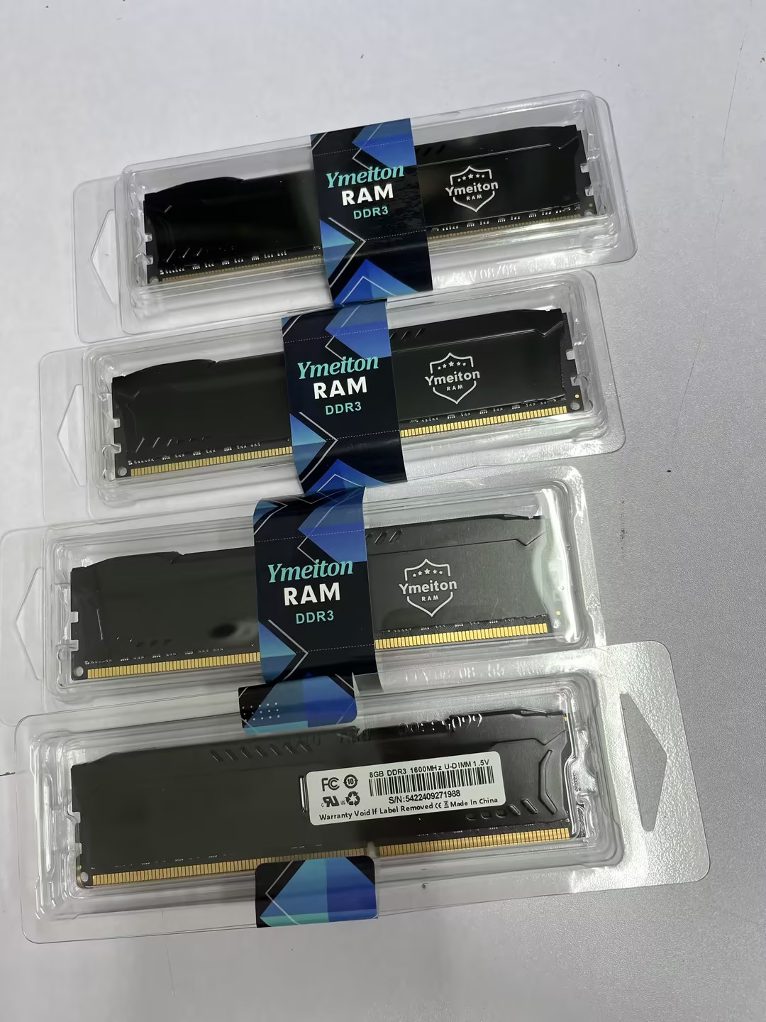 DDR3 8GB พร้อมฝาครอบครีบระบายความร้อน สีดำ