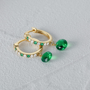 Pendientes de Aro Huggie con Colgante de Plata de Ley S925 Hipoalergénica Clásica CANNER con Circonita Verde Esmeralda - Product Image 1