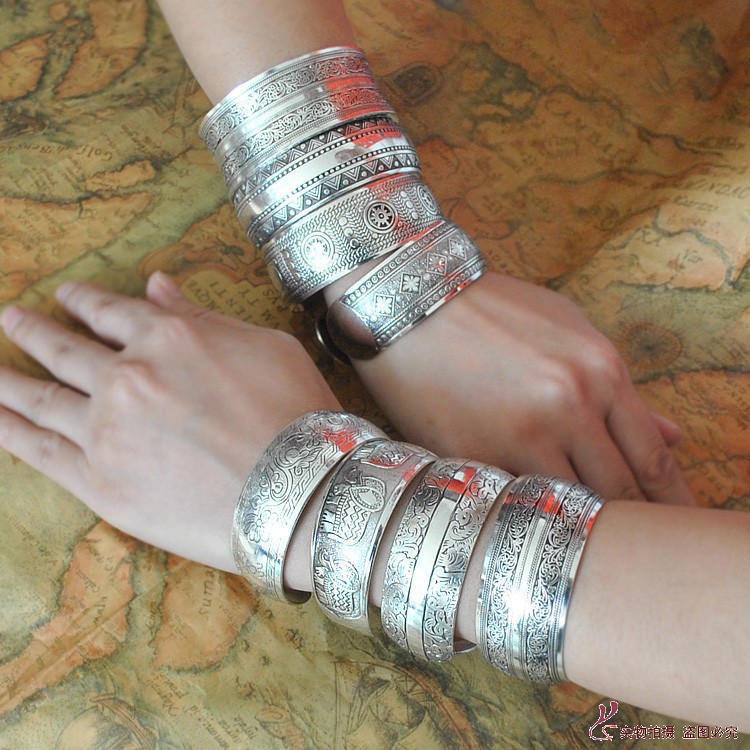 Young & Forever Girls Valentine Boho Gypsy Tibetan Silver Feng Shui Leaf Charm Bracelet Young & Forever Girls Valentine Boho Gypsy Tibetan Silver Feng Shui Leaf Charm Bracelet