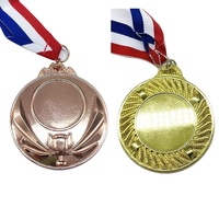 Médailles de football en métal au design de trophée, prix avantageux, vente en gros, ruban gratuit, médailles de sport de football