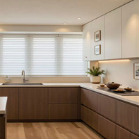 Meubles de cuisine modernes de luxe en panneaux de particules avec îlot, ensemble de placards minimalistes en MFC à grain de bois