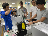 Distributeur automatique de silicone / Distributeur automatique de colle époxy UV / Robots de distribution automatique