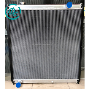 Radiateur et réservoir d'eau pour excavatrice EexcavaStart EX350-5 EFI, référence 4403413, avec cœur en aluminium durable pour un refroidissement efficace, garantie 1 an - Product Image 1