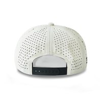 Casquette de baseball personnalisée à 5 panneaux en caoutchouc PVC avec logo, imperméable, perforations découpées au laser, casquettes de golf de performance, chapeaux de golf sportifs avec cordon