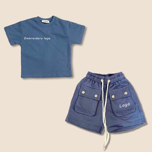 Conjuntos de Ropa de Lana a Cuadros para Niños Pequeños, Camisetas Personalizadas con Logotipo Bordado, Pantalones Cortos con Bolsillos Tipo Cargo y Conjunto de Camisa - Product Image 2