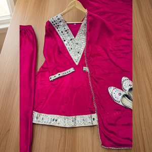 Salwar Kameez Indio de Excelente Calidad con Trabajo de Espejo para Bodas y Fiestas, Disponible para Damas a Precio de Mayoreo - Product Image 6
