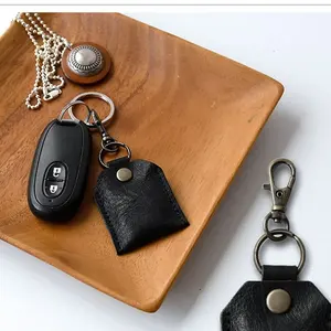 Portable Handmade Leather Air Tag Holder With Keyring Protective Airtag Case Cover