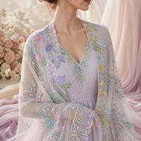 Patch de dentelle florale brodée de perles colorées, idéal pour les robes de mariée, les abayas, et la couture DIY