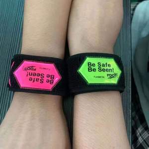 Bracelet réfléchissant élastique EN20471 promotionnel <span class=keywords><strong>brassard</strong></span> rétro réfléchissant à boucle à crochet flexible pour la course - Product Image 2