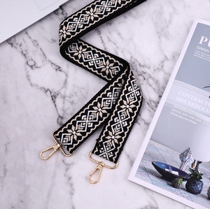 Vente en gros bon marché de 3.8cm de large <span class=keywords><strong>sangle</strong></span> de remplacement réglable pour sac à bandoulière sac à bandoulière <span class=keywords><strong>sangle</strong></span> jacquard motif de fleurs <span class=keywords><strong>sangle</strong></span> de sac - Product Image 4
