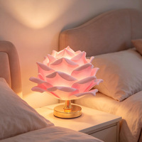 Lampe de table esthétique en forme de rose, lumière LED rose et blanche romantique pour la décoration de la chambre à coucher, cadeau de mariage ou de la Saint-Valentin