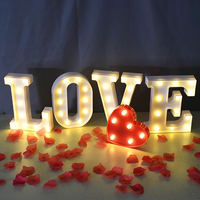 Lumière LED en forme de lettre, lumière LED en plastique en forme de cœur, alphabet, numéro, pour mariage, Saint-Valentin, ornement, fête d'anniversaire, décoration DIY