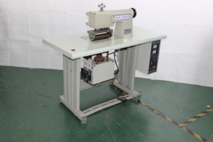 Machine à coudre ultrasonique populaire AH-200S 220V pour la fabrication de dentelle de sous-vêtements – Prix compétitif - Product Image 4