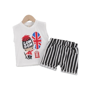 Meilleurs produits pour l'importation : Ensemble de vêtements d'été pour bébés garçons, style tendance, imprimé amusant, sans manches, à rayures noires et blanches - Product Image 1
