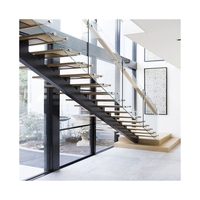 Escalier droit en bois moderne avec verre trempé sur mesure pour maisons de luxe