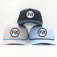 Casquette d'été respirante et imperméable découpée au laser avec 5 patchs PVC personnalisés et fermetures à pression pour le golf