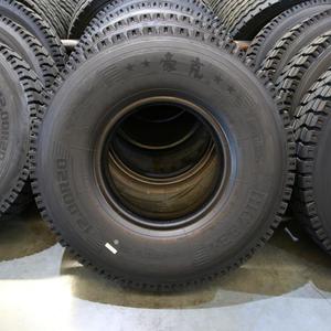 ยางรถบรรทุกและรถบัส Hawkway ลดราคาพิเศษ ได้รับการรับรองมาตรฐาน ECE ยางหน้าแบบ Tube ยางเรเดียลยางยางพาราผสมเหล็ก 22PR 315/80R22.5 11R22.5 12.00R24 Haw - Product Image 2