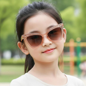 Nuovi Arrivi 2026: <span class=keywords><strong>Occhiali</strong></span> <span class=keywords><strong>da</strong></span> Sole per Bambini con Montatura a Occhio di Gatto, Fiocco Lucido, <span class=keywords><strong>Occhiali</strong></span> <span class=keywords><strong>da</strong></span> Sole Carini per Bambini, <span class=keywords><strong>Occhiali</strong></span> Trendy per Ragazze e Ragazzi - Product Image 4