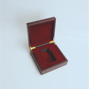 Boîte d'emballage en bois pour produit de santé Antrodia Camphorata, carrée, à couvercle rabattable, faite à la main, avec design estampé or - Product Image 3