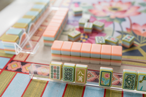 Tuiles de Mahjong américaines à glissement fluide sur tapis de Mahjong de qualité supérieure avec support complet et sac de transport - Product Image 2