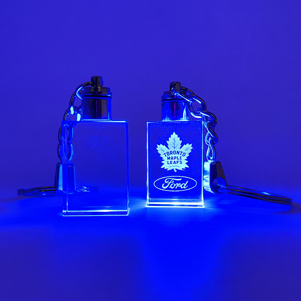 Rectangle vide avec lumière bleue