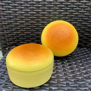 Modelo de comida de 5 pulgadas de plástico blando de rebote lento para exhibición de postres, con propiedades de simulación de leche condensada, queso crema y falso cheesecake de Nueva York, ideal para regalo. - Product Image 5